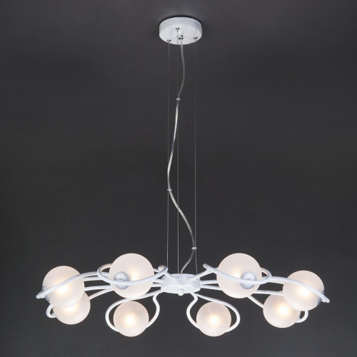 Подвесная люстра Eurosvet Camomile 70089/8 белый с серебром фото Подвесная люстра Eurosvet Camomile 70089/8 белый с серебром. Фото №2