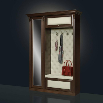 Прихожая Б5.1-1 (дверь слева с зеркалом). Фото