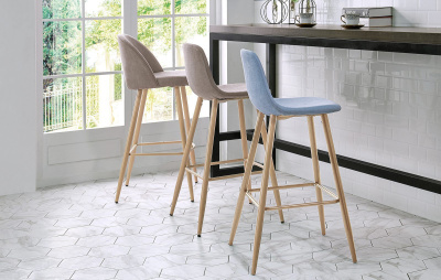 Стул полубарный 350S голубой/дерево фото Стул полубарный 350S голубой/дерево. Фото №5